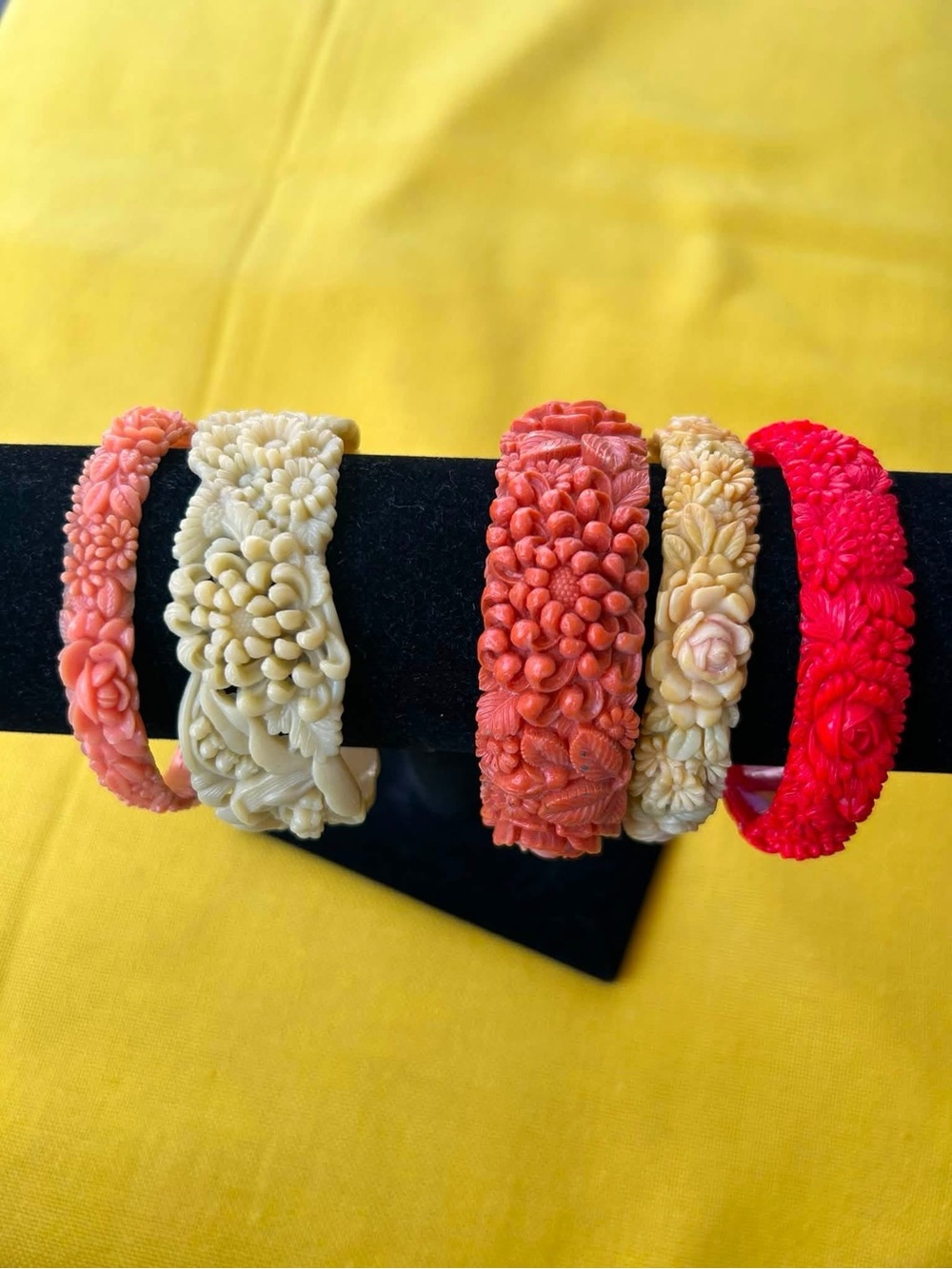 VIntage Lot of Celluloid floral Bangle Bracelet - Picture 3 of 5